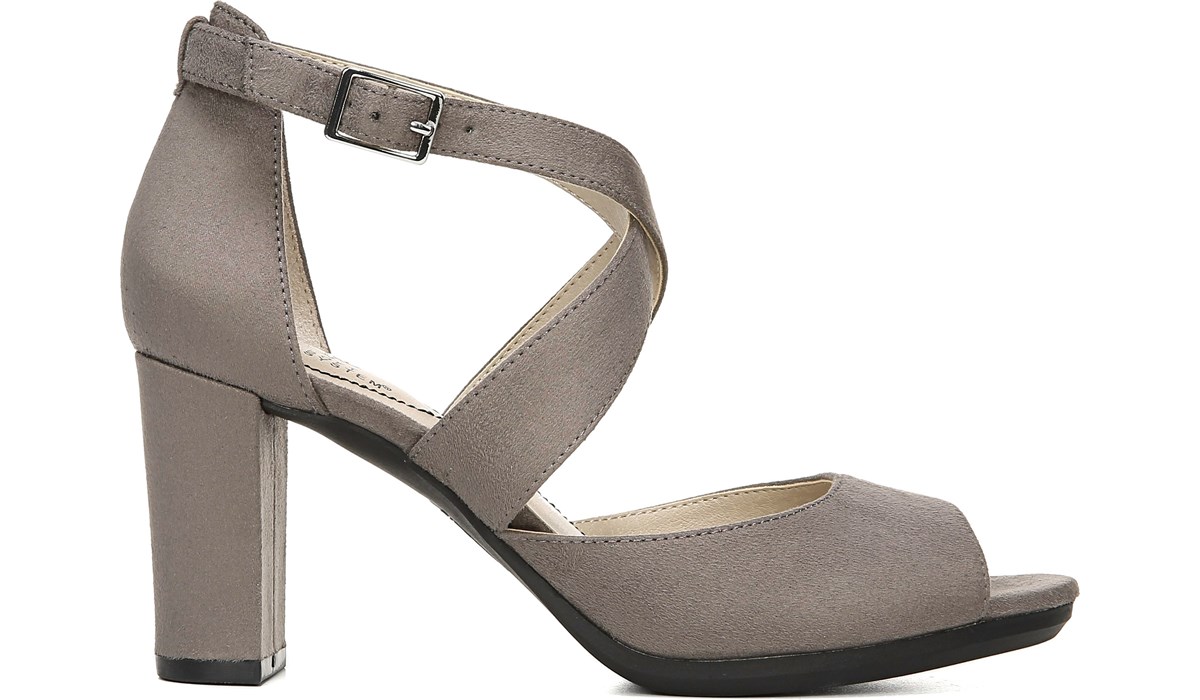 lifestride grey pumps